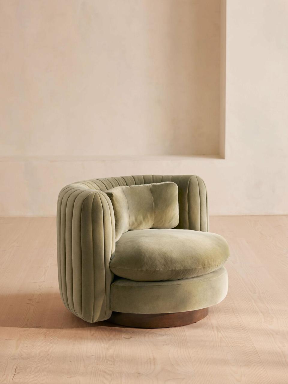 <p><a href="https://go.redirectingat.com?id=74968X1596630&url=https%3A%2F%2Fwww.sohohome.com%2Fus%2Fproducts%2Fvivienne-armchair%2F79939147&sref=https%3A%2F%2Fwww.housebeautiful.com%2Fshopping%2Ffurniture%2Fg60639588%2Fmost-comfortable-swivel-chairs%2F" rel="nofollow noopener" target="_blank" data-ylk="slk:Shop Now;elm:context_link;itc:0;sec:content-canvas" class="link ">Shop Now</a></p><p>Vivienne Armchair</p><p>sohohome.com</p><p>£2495.00</p>