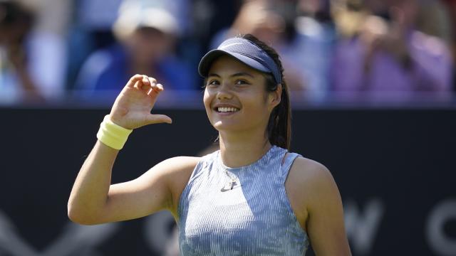 Emma Raducanu says she is 'being independent' after win over Sloane  Stephens - Yahoo Sport