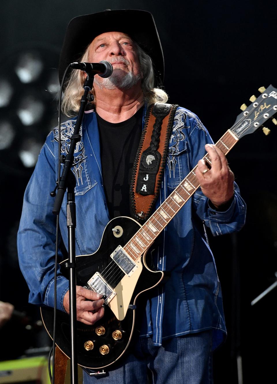 John Anderson performs Sunday at the Ryman Auditorium.