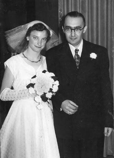 Alexander and Barbara Wilde on their wedding day in 1954.
