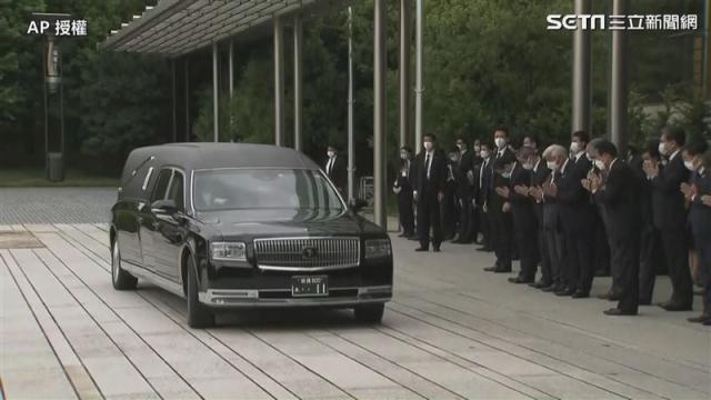 不捨安倍離去 麻生太郎悲痛念悼詞 不是說好你為我追悼嗎