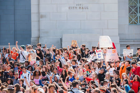 Students from schools across Los Angeles attend a nationwide protest on the 19th anniversary of the Columbine school shooting in Los Angeles, California, U.S. April 20, 2018. REUTERS/Andrew Cullen