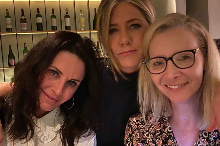 Jennifer Aniston, Courtney Cox y Lisa Kudrow hacen campaña para las elecciones de Estados Unidos