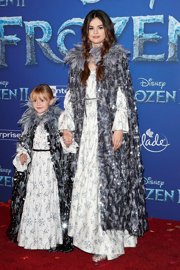 Selena Gomez, red carpet, Frozen 2, Frozen ll, selena gomez sister, selena gomez little sister, braids, disney, disney premiere, fozen 2 world premiere, frozen 2 red carpet