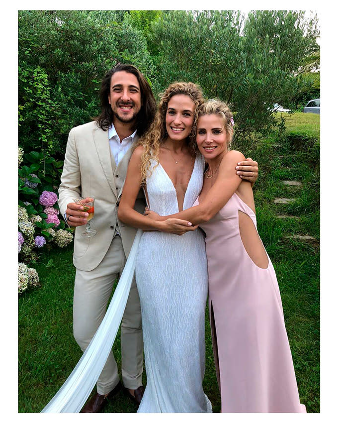 Elsa Pataky y su hermano Cristian en la boda de este con Silvia Serra