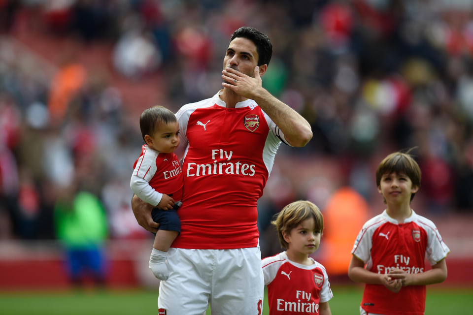 LONDON, UNITED KINGDOM - MAY 15: Mikel Arteta of Arsenal applauds supporters after the Barclays Premier League match between Arsenal and Aston Villa at Emirates Stadium on May 15, 2016 in London, England.  (Photo by Mike Hewitt/Getty Images)