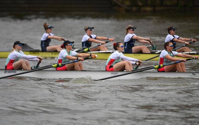 The Boat Race 2023: The women’s teams battle it out at the Oxford Cambridge boat race (Getty Images)