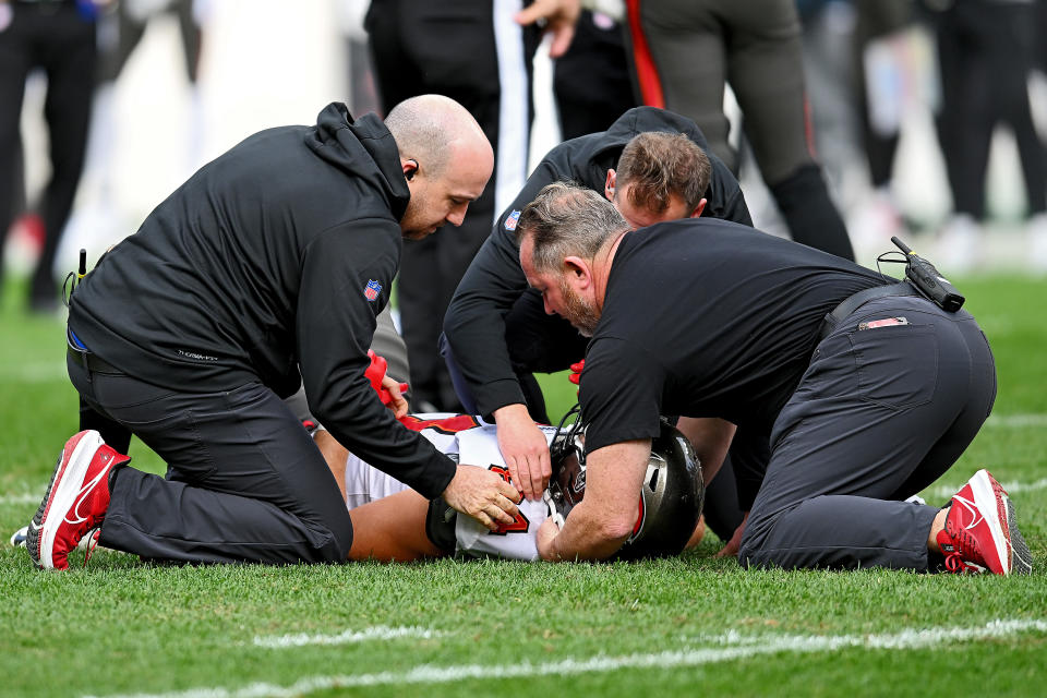 Cameron Brate suffered another head injury. (Photo by Joe Sargent/Getty Images)