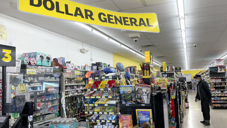 Checkout lines at Dollar General 