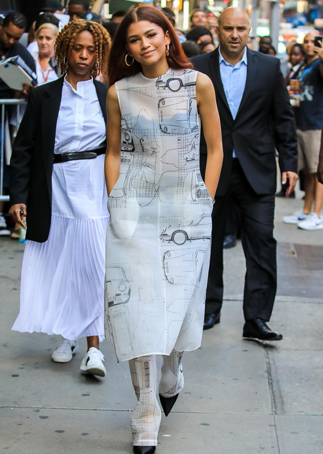 CASUAL OUTFITS INSPIRED BY ZENDAYA: STREET STYLE EDITION 