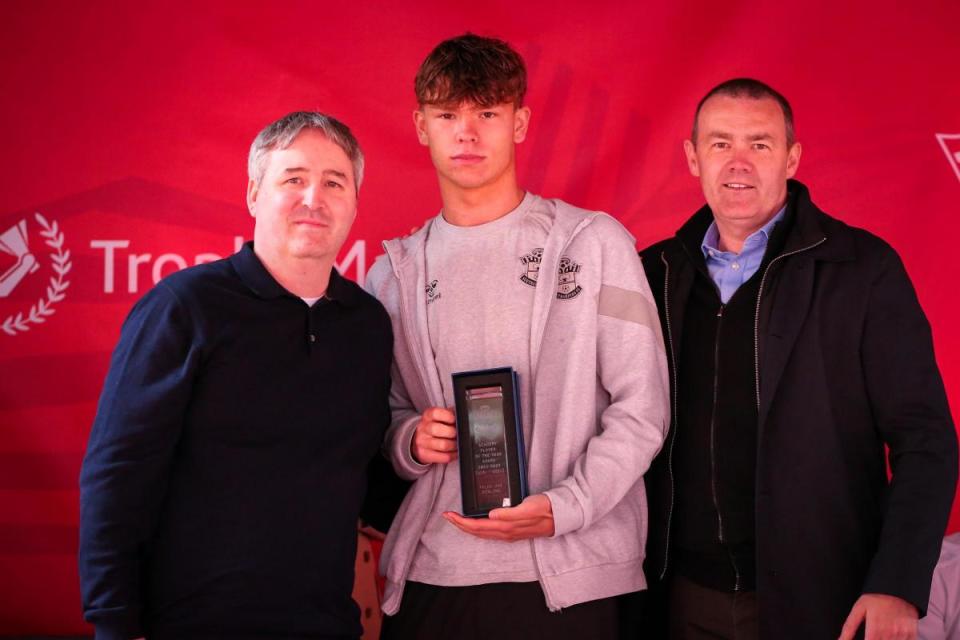 Tyler Dibling with the under 18-21s award. <i>(Image: Southampton FC)</i>