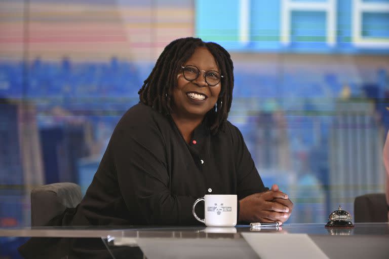 Whoopi Goldberg es copresentadora de The View, y desde allí disparó su crítica contra quienes se quejaron del desaire de la Academia a Robbie y Gerwig