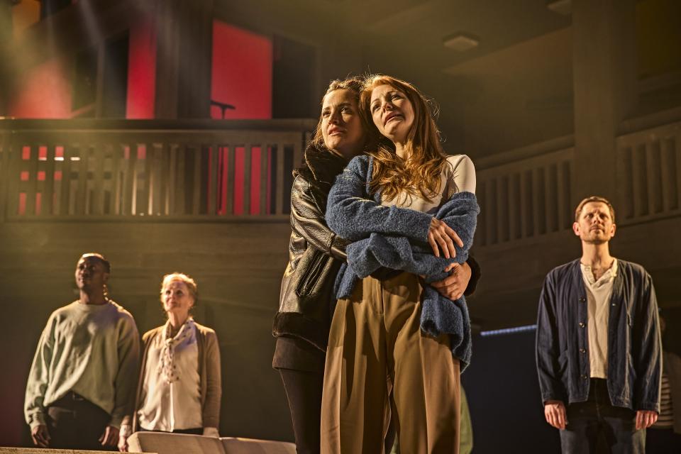 (L-R) Laura Pitt-Pulford and Lauryn Redding in ‘Standing at the Sky’s Edge’