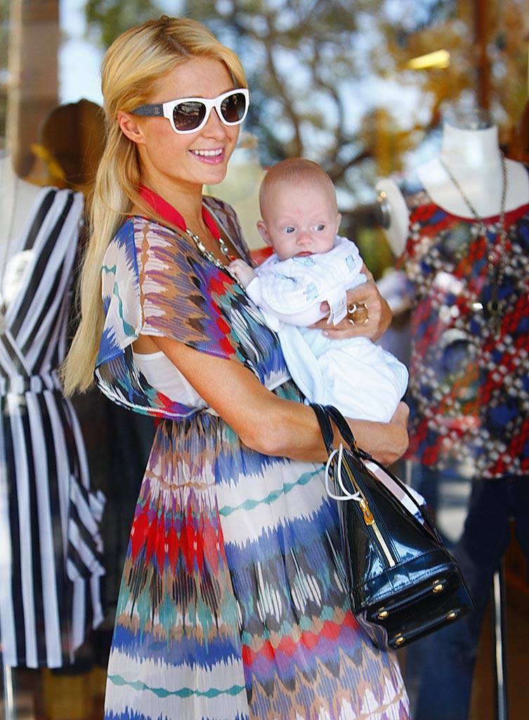 Paris Hilton Shopping