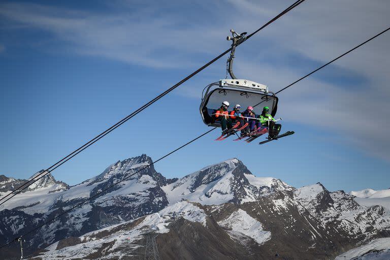 El centro de esquí de Zermatt en los Alpes suizos 