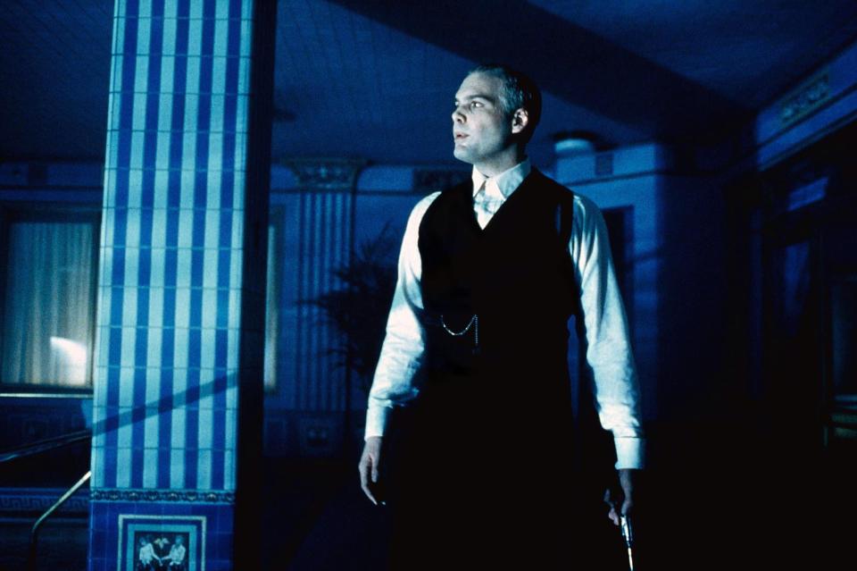 Hang zu düsteren Rollen: Vincent D'Onofrio in "The 13th Floor" (Bild: ddp images)
