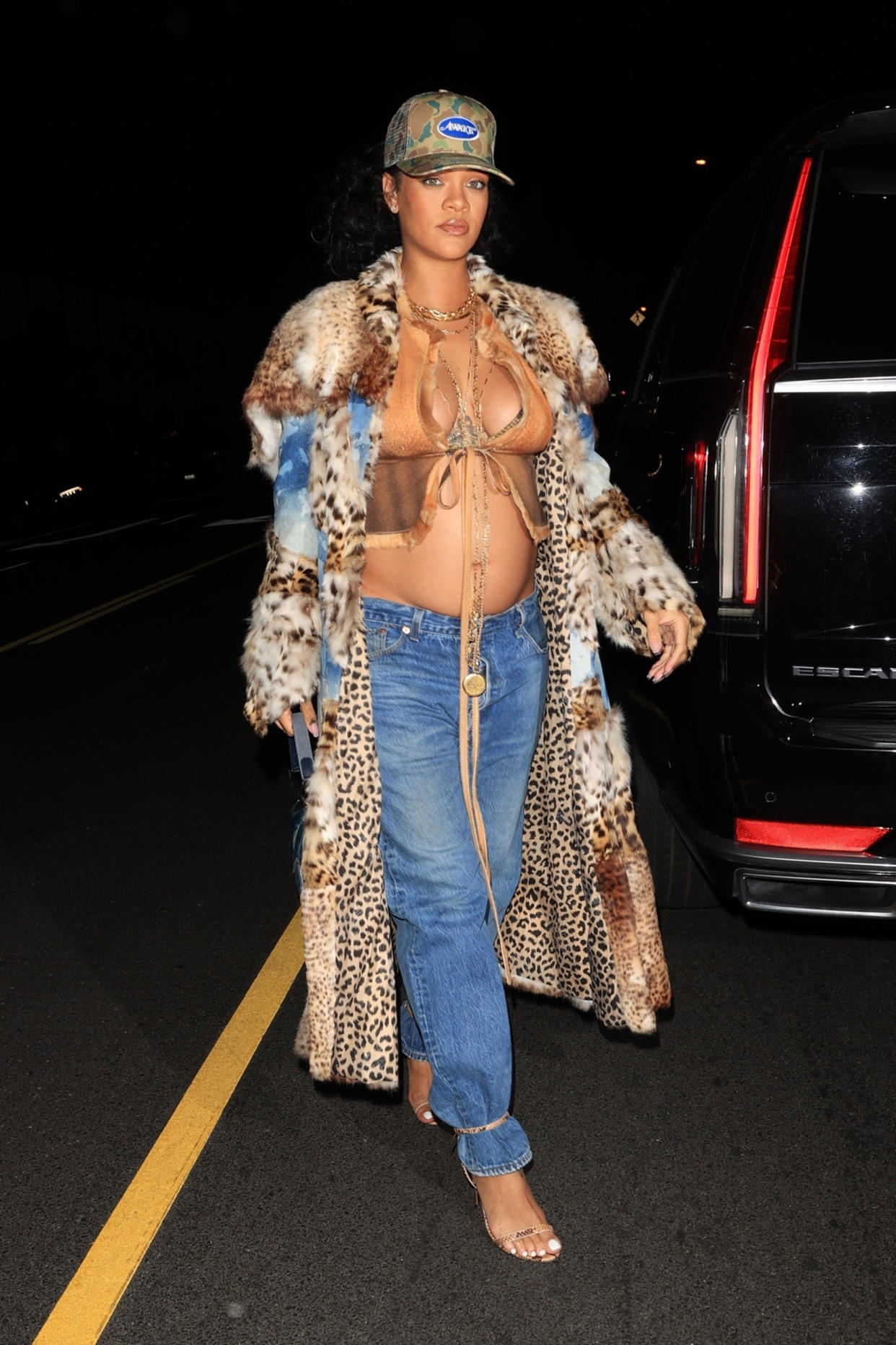 Rihanna shows off her belly bump while out to late night dinner at Giorgio Baldi in Santa Monica, CA (NYP / BACKGRID)
