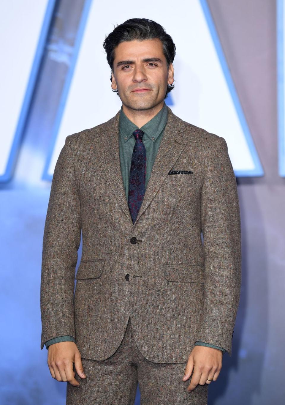 oscar isaac at the rise of skywalker premiere
