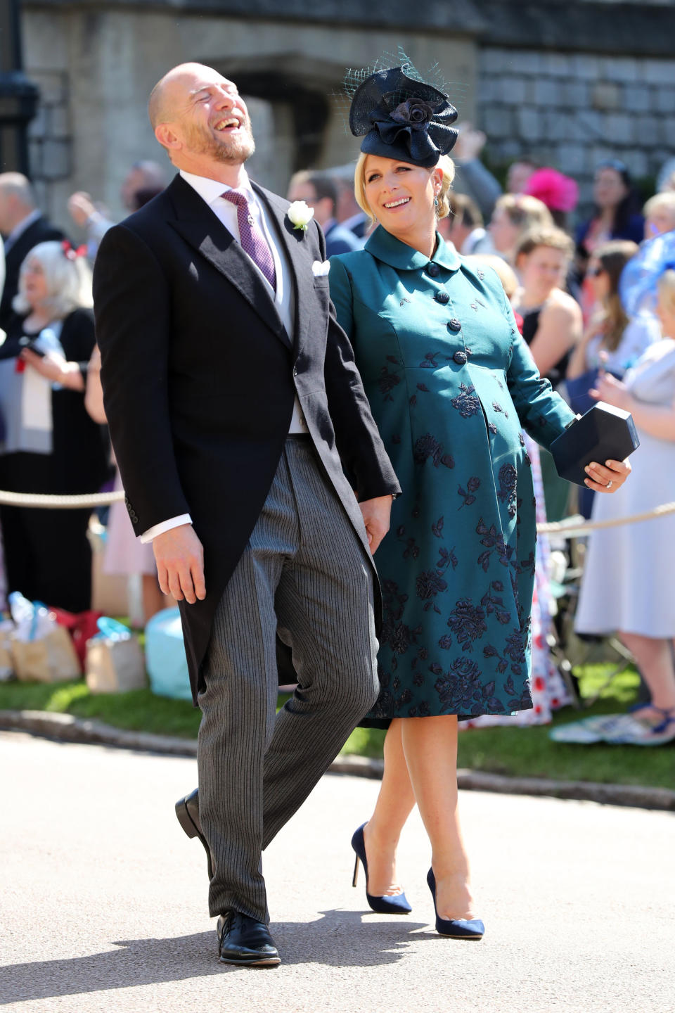 <p>Prinz Harrys hochschwangere Cousine und ihr Ehemann haben sichtlich Spaß auf ihrem Weg zur Kapelle. (Bild: Getty Images) </p>