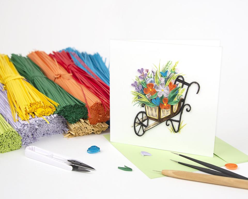 quilling card design and tools