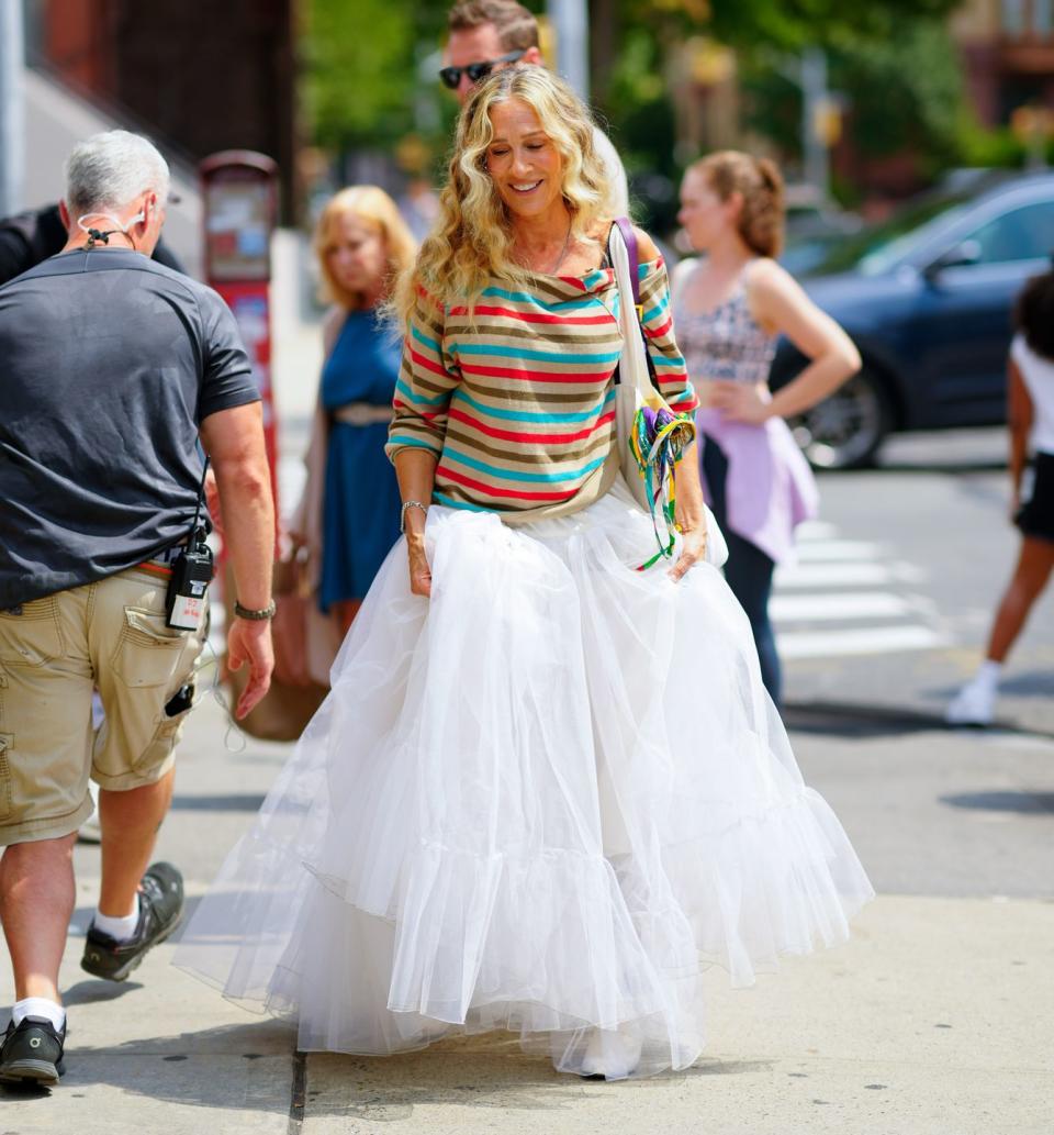 17) Sarah Jessica Parker on set of 'And Just Like That', August 2021