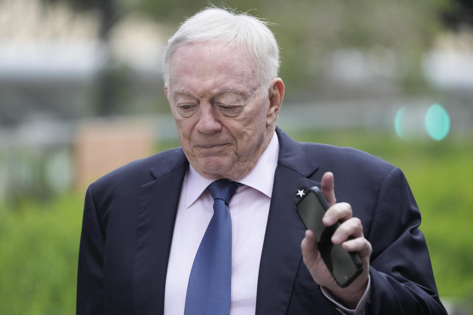 Dallas Cowboys owner Jerry Jones arrives at federal court Tuesday, June 18, 2024, in Los Angeles. Jones is testifying in a class-action lawsuit filed by "Sunday Ticket" subscribers claiming the NFL broke antitrust laws. (AP Photo/Damian Dovarganes)