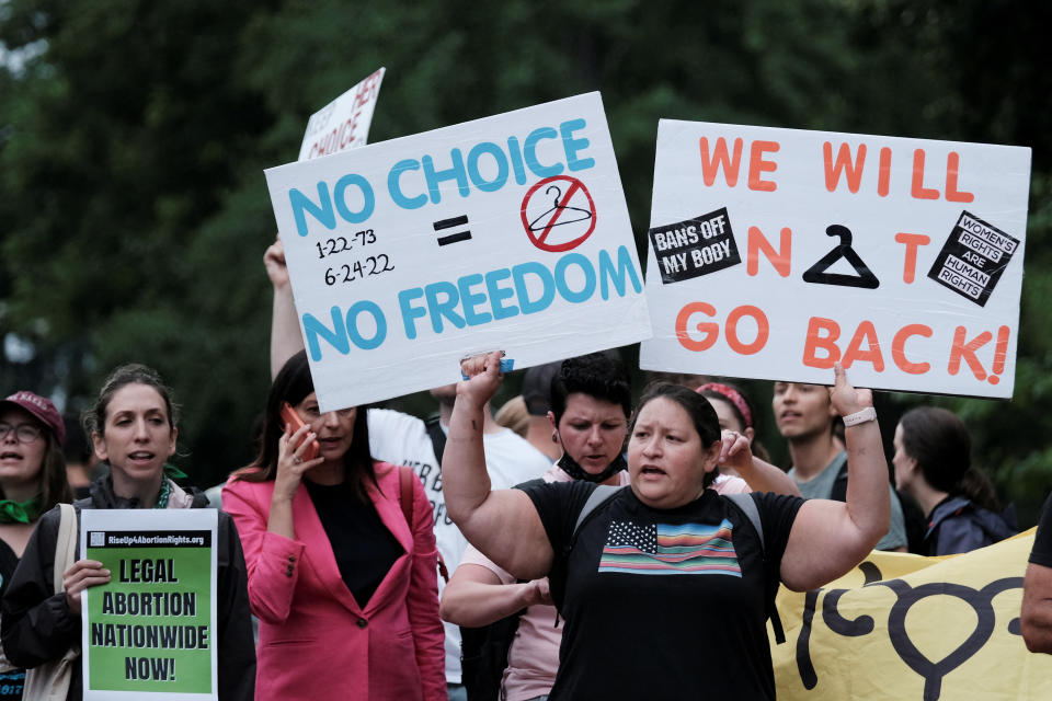 Frauen protestieren in Washington D.C. nach dem Urteil des US-Supreme Courts.