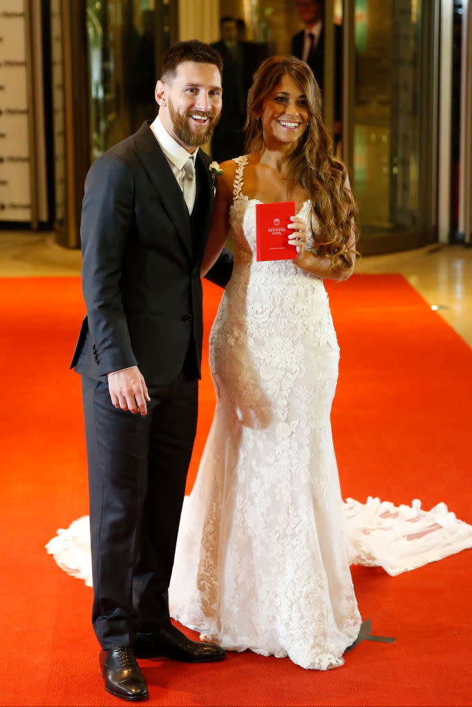 Antonella Roccuzzo und Lionel Messi (30. Juni)