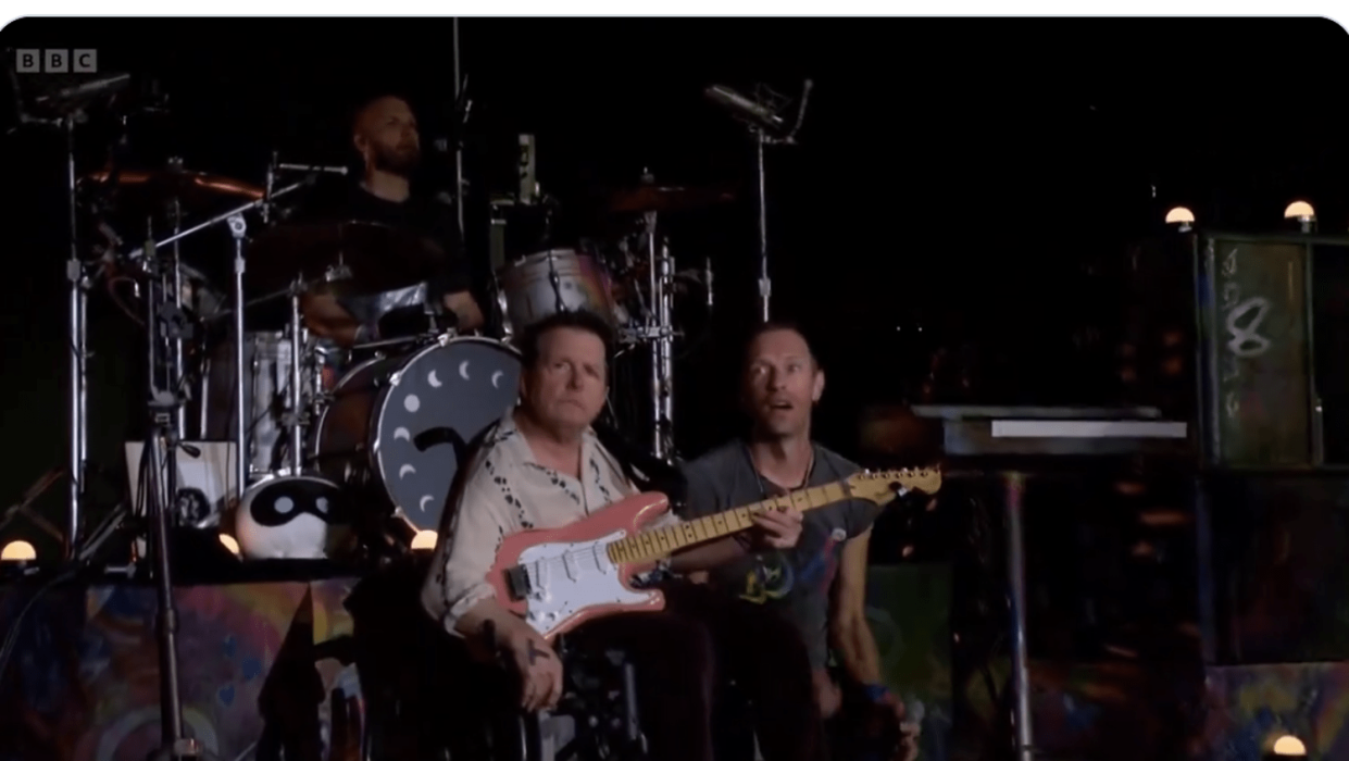 Michael J Fox performs with Chris Martin, Coldplay (BBC)