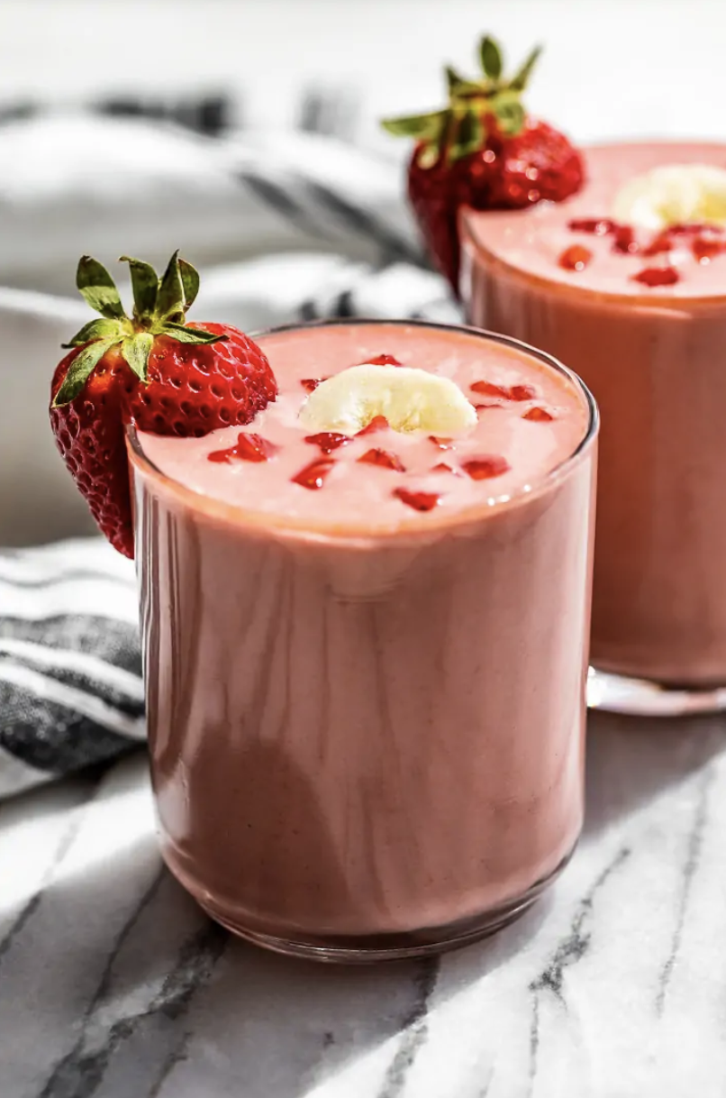 banana and strawberry smoothie