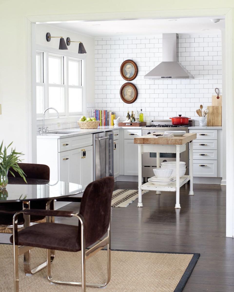 Modern Meets Rustic In These Perfectly Balanced Farmhouse Kitchens