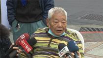 83歲刈包吉送暖！發500個便當現「超狂人龍」霸氣喊：發到我沒錢為止