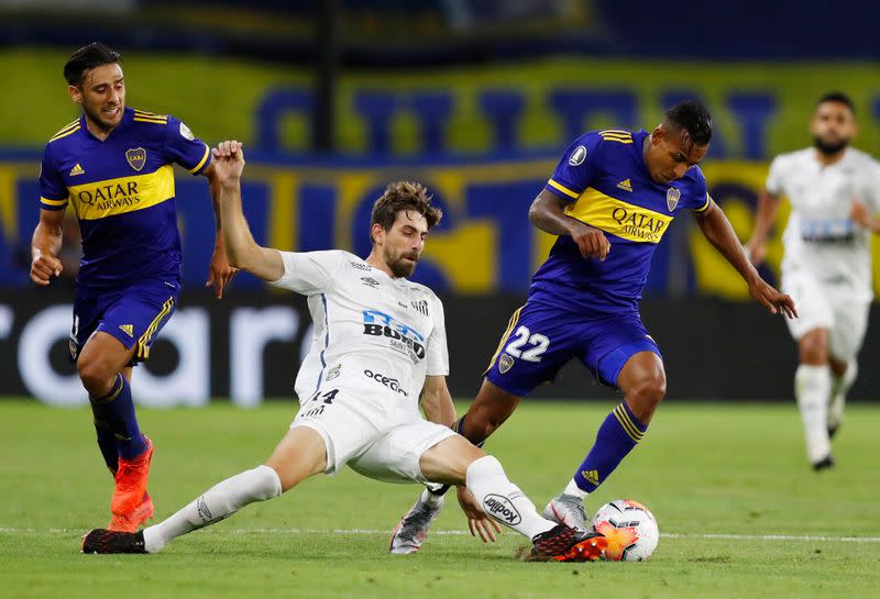 Fútbol - Copa Libertadores - Semifinal - Partido de ida - Boca Juniors-Santos