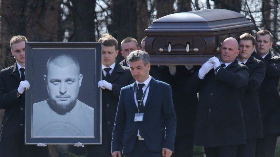 El funeral del bloguero militar ruso Maxim Fomin, alias Vladlen Tatarsky, en el cementerio Troyekurovo, el 8 de abril, 2023, en Moscú, Rusia