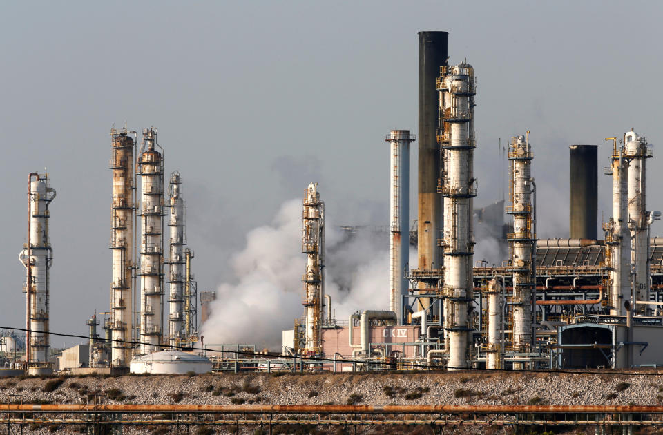 General view of the Fos-Lavera oil hub near Marseille, France, September 17.  REUTERS/Jean-Paul Pelissier