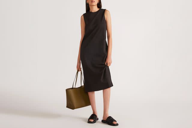 <p>Everlane</p>