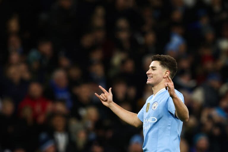 Julián Álvarez quiere celebrar otro título con Manchester City: en la última fecha se define la Premier League.