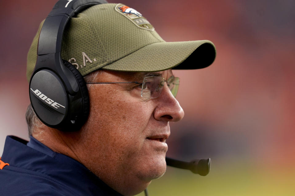 Denver Broncos head coach Vic Fangio doesn't understand the new pass interference rules. (AP/Jack Dempsey)  