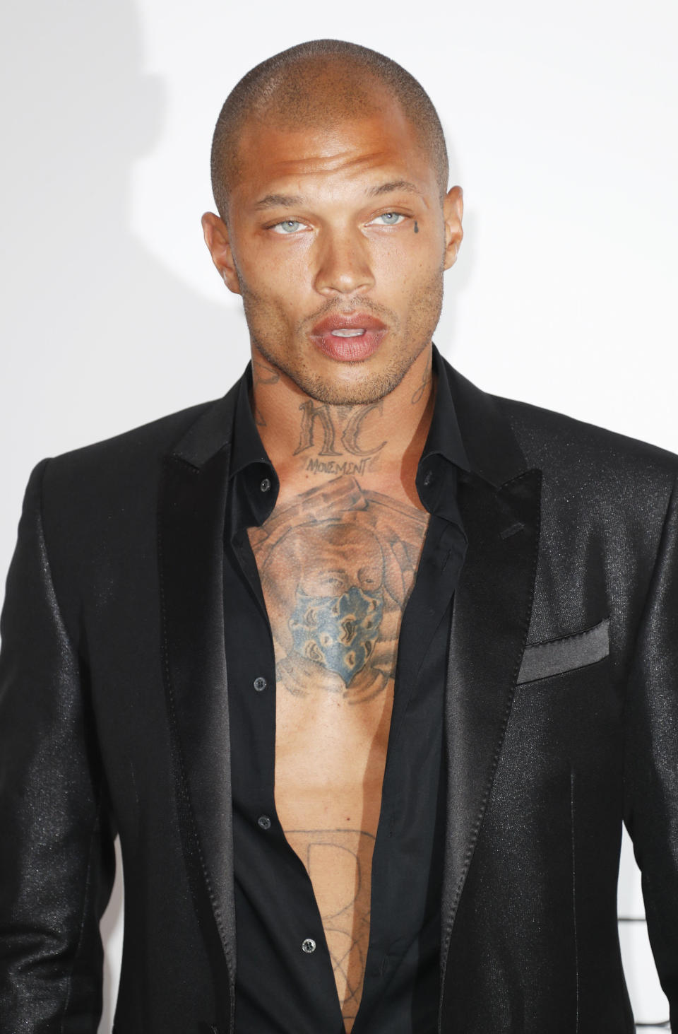 Jeremy Meeks arrives at the amfAR Gala Cannes 2017 at Hotel du Cap-Eden-Roc on May 25 in Cap d'Antibes, France. (David M Benett via Getty Images)