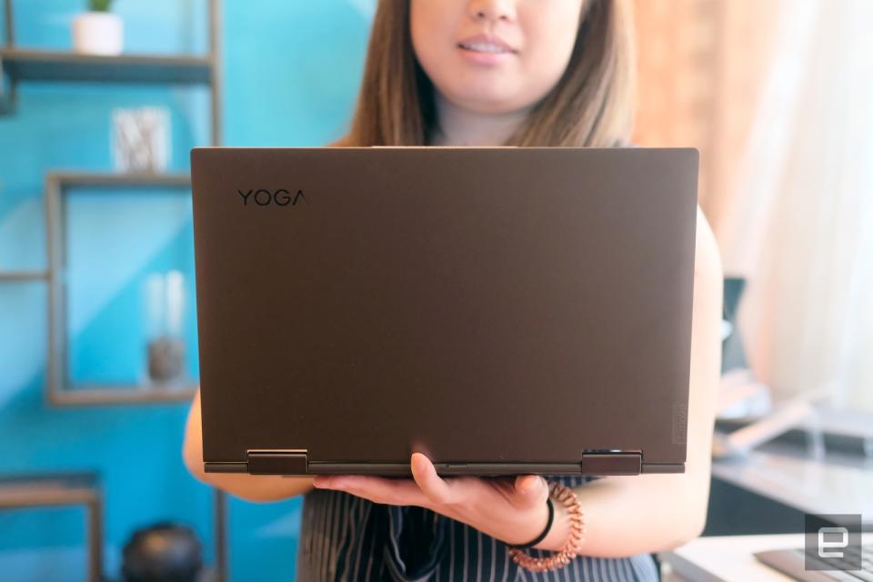 Lenovo Yoga 5G laptop hands-on at CES 2020