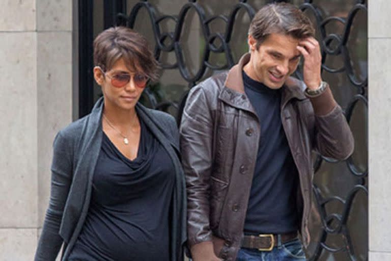 Halle Berry y Olivier Martínez paseando por París hace diez años