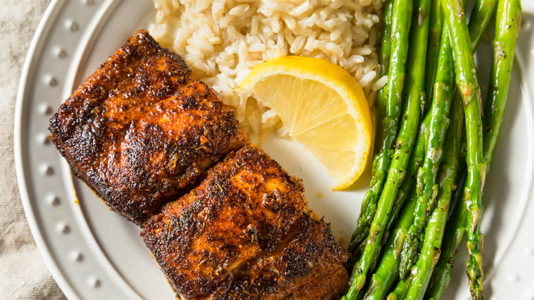 plate with asparagus and fish