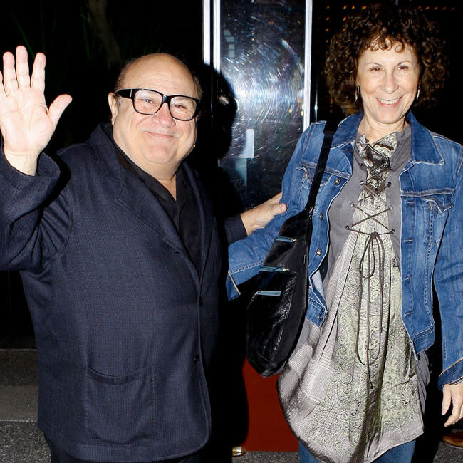 Danny DeVito y Rhea Perlman en una foto de 2013 credit:Bang Showbiz