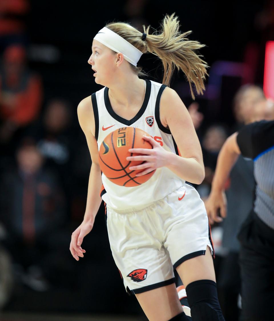 Oregon State guard Lily Hansford (2) dribbles down the court during the first quarter at Gill Coliseum in Corvallis, Ore. on Thursday, Nov. 17, 2022.