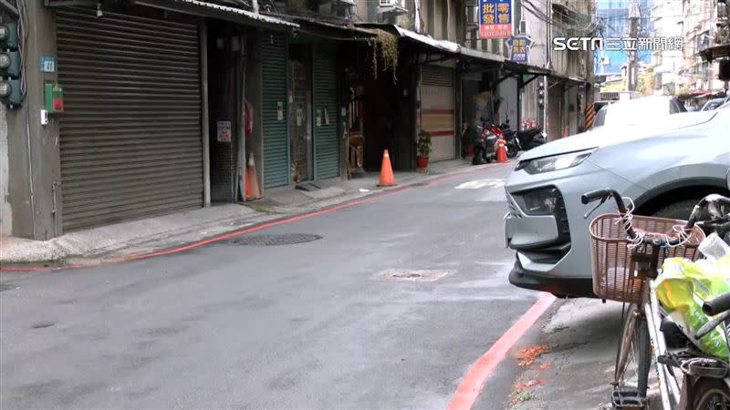 板橋湳雅夜市附近一個小巷子，昨晚因為會車不肯禮讓而爆發衝突。