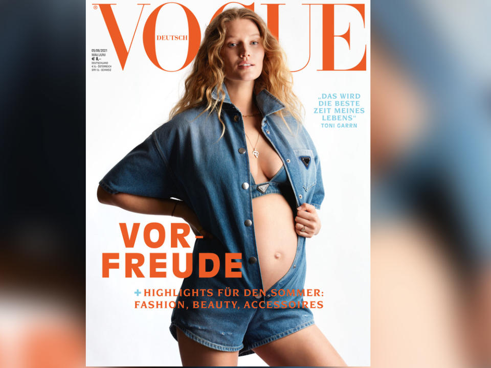 Für die Doppelausgabe Mai/Juni der deutschen "Vogue" zeigt sich Toni Garrn, fotografiert von Camilla Åkrans, im achten Monat schwanger auf dem Cover. (Bild: © Camilla Åkrans für VOGUE Germany)