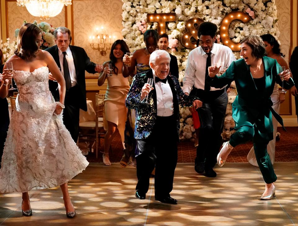 Vanessa Lachey, from left, Leslie Jordan and Mayim Bialik hoof it on "Call Me Kat."