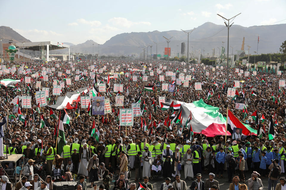 Houthi supporters rally to commemorate ten Houthi fighters killed by the U.S. Navy in the Red Sea, in Sanaa, Yemen January 5, 2024. REUTERS/Khaled Abdullah