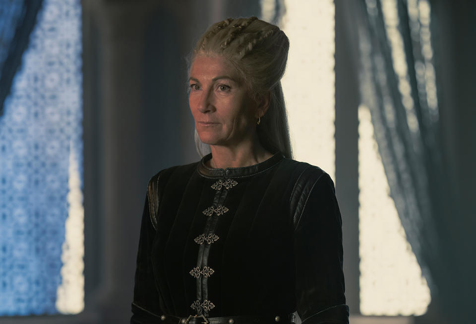 Eve Best como la princesa Rhaenys Targaryen en 'La casa del dragón' (cortesía de HBO Max)