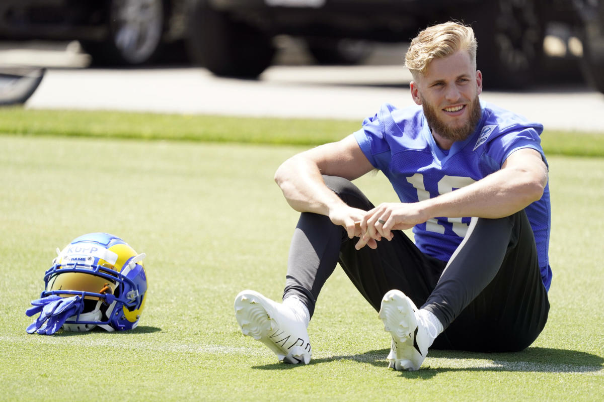Cooper Kupp had a funny reaction to Bobby Wagner re-joining the